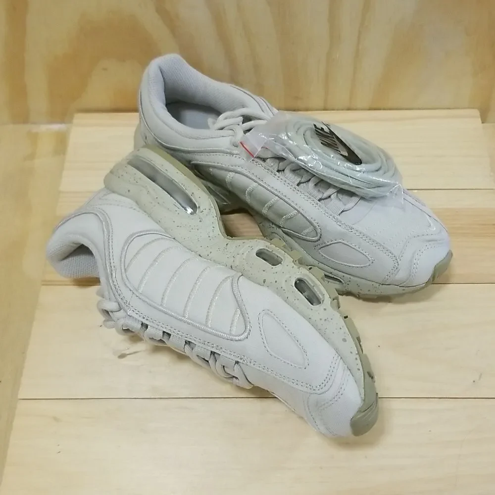 Nike Air Max Women’s Size 7 1/2 ( 38.5 EU ) Mens size 6